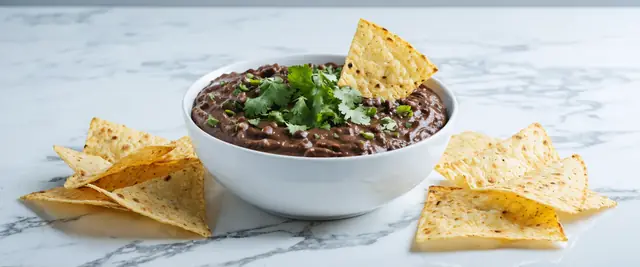 Black Bean Dip with Tortilla Chips