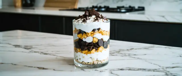 Cookies and Cream Overnight Oat Delight