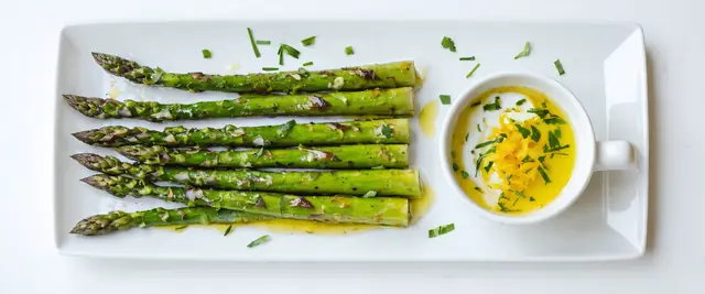 Grilled Asparagus with Lemon Dill Sauce